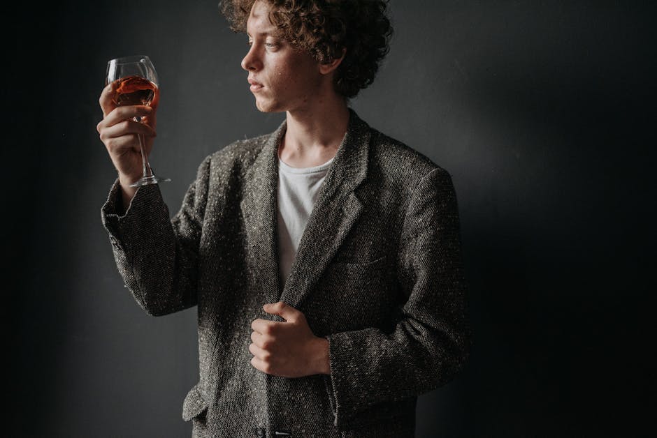 How to Evaluate Wine Like a Pro